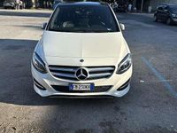 Usata Mercedes 200 156 CV (114 kW) 2017 Bianco Monovolume