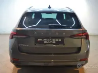 Usata Skoda Octavia Style 150 CV (110 kW) 2022 Grigio scuro Station wagon