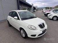 Usata Lancia Ypsilon 69 CV (50 kW) 2014 Bianco Utilitaria