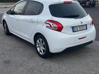 Usata Peugeot 208 Allure 82 CV (60 kW) 2012 Bianco Utilitaria