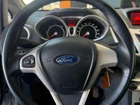 Usata Ford Fiesta Titanium 68 CV (50 kW) 2009 Blu Utilitaria
