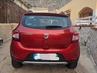 Usata Dacia Sandero Stepway 90 CV (66 kW) 2015 Rosso Utilitaria