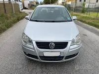 Usado VW Polo Comfortline 80 CV (58 kW) 2006 Gris Utilitario