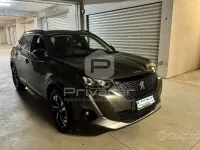 Usata Peugeot 2008 Allure 110 CV (80 kW) 2022 Grigio SUV
