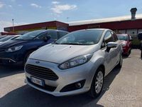 Usata Ford Fiesta 60 CV (44 kW) 2015 Grigio Berlina