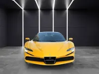 Usata Ferrari SF90 999 CV (734 kW) 2021 Pnte giallo triplo strato extr Coupé