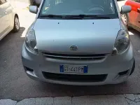 Usata Daihatsu Sirion 91 CV (66 kW) 2009 Grigio Utilitaria