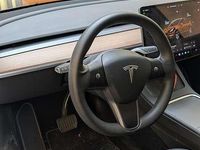 Usata Tesla Model Y 152 kW (208 CV) 2023 Bianco SUV
