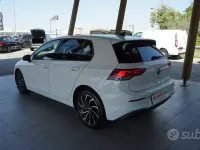 Usata VW Golf VIII Life 110 CV (80 kW) 2021 Bianco Berlina