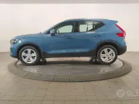 Usata Volvo XC40 Core 129 CV (94 kW) 2023 Fjord blue metallizzato SUV