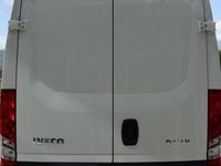 Usata Iveco Daily 155 CV (114 kW) 2020 Bianco / pastello Berlina