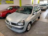 Usata Renault Clio II Authentique 58 CV (42 kW) 2002 Grigio Utilitaria