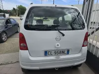Usata Opel Agila Edition 60 CV (44 kW) 2004 Bianco Monovolume