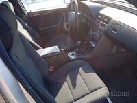Usata Mercedes C200 Elegance 136 CV (100 kW) 1994 Argento Berlina