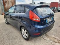 Usata Ford Fiesta Titanium 68 CV (50 kW) 2010 Blu Utilitaria