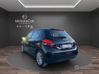 Usata Peugeot 208 Active 82 CV (60 kW) 2017 Nero Utilitaria