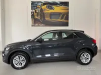 Usata VW T-Roc Business 110 CV (80 kW) 2021 Grigio SUV