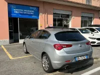 Usata Alfa Romeo Giulietta Exclusive 105 CV (77 kW) 2012 Argento Utilitaria