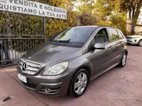 Usata Mercedes B180 Premium 109 CV (80 kW) 2010 Grigio Monovolume