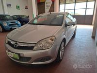Usata Opel Astra Cabriolet Cosmo 150 CV (110 kW) 2007 Grigio Cabrio