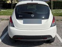 Usata Lancia Ypsilon 80 CV (58 kW) 2013 Bianco Utilitaria