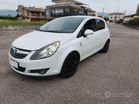 Usata Opel Corsa Edition 80 CV (58 kW) 2010 Bianco Utilitaria