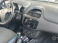 Usata Fiat Grande Punto 77 CV (56 kW) 2012 Bianco Utilitaria