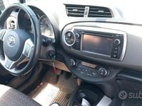 Usata Toyota Yaris 90 CV (66 kW) 2014 Nero Utilitaria