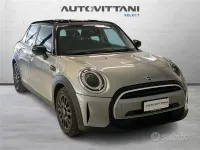 Usata Mini Cooper Essential 136 CV (100 kW) 2024 Grigio chiaro Utilitaria