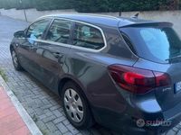 Usata Opel Astra 95 CV (69 kW) 2011 Grigio Station wagon