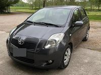 Usata Toyota Yaris 87 CV (63 kW) 2008 Grigio Utilitaria