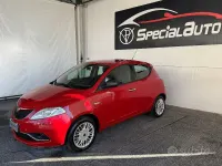 Usata Lancia Ypsilon Platinum 69 CV (50 kW) 2016 Rosso Utilitaria