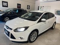 Begagnad Ford Focus Titanium 95 HK (69 kW) 2012 Vit Sedan