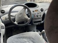 Usata Toyota Yaris 2002 Grigio Berlina