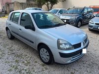 Usata Renault Clio II Dynamique 60 CV (44 kW) 2006 Argento Berlina