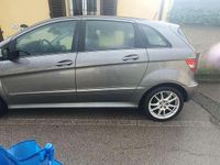 Usata Mercedes B200 Premium 140 CV (102 kW) 2010 Grigio Monovolume