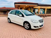 Usata Mercedes B180 116 CV (85 kW) 2011 Bianco Utilitaria
