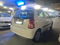 Usata Kia Picanto 59 CV (43 kW) 2010 Bianco Utilitaria