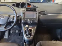 Usata Toyota Verso 132 CV (97 kW) 2016 Bianco Monovolume
