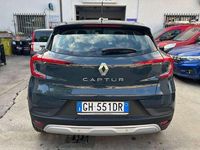 Usata Renault Captur 101 CV (74 kW) 2022 Grigio SUV