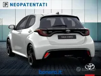 Ny Toyota Yaris Hybrid Premium 131 HK (96 kW) 2026 Vit Sedan