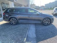 Usata VW Passat Alltrack 200 CV (147 kW) 2023 Grigio Station wagon