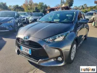 Usata Toyota Yaris Hybrid Business Edition 92 CV (67 kW) 2021 Grigio Berlina