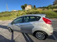 Usata Ford Fiesta 92 CV (67 kW) 2011 Argento Berlina