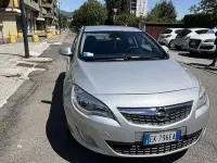 Usata Opel Astra Cosmo 95 CV (69 kW) 2011 Berlina