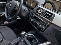 Begagnad BMW 118 M Performance 136 HK (100 kW) 2018 Svart Halvkombi