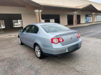 Usata VW Passat 2005 Blu Berlina