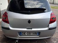 Usata Renault Clio II Dynamique 75 CV (55 kW) 2007 Berlina
