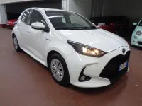 Usata Toyota Yaris Hybrid Business Edition 92 CV (67 kW) 2020 Bianco Berlina