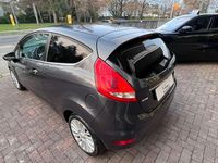 Usata Ford Fiesta Titanium 68 CV (50 kW) 2009 Blu/azzurro Utilitaria